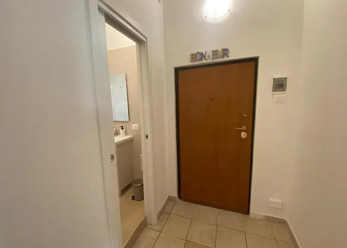 Newhouse Class 2 Bari